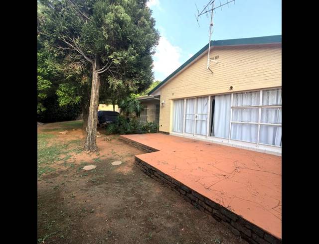 3 BEDROOM HOUSE FOR SALE IN GREENHILLS